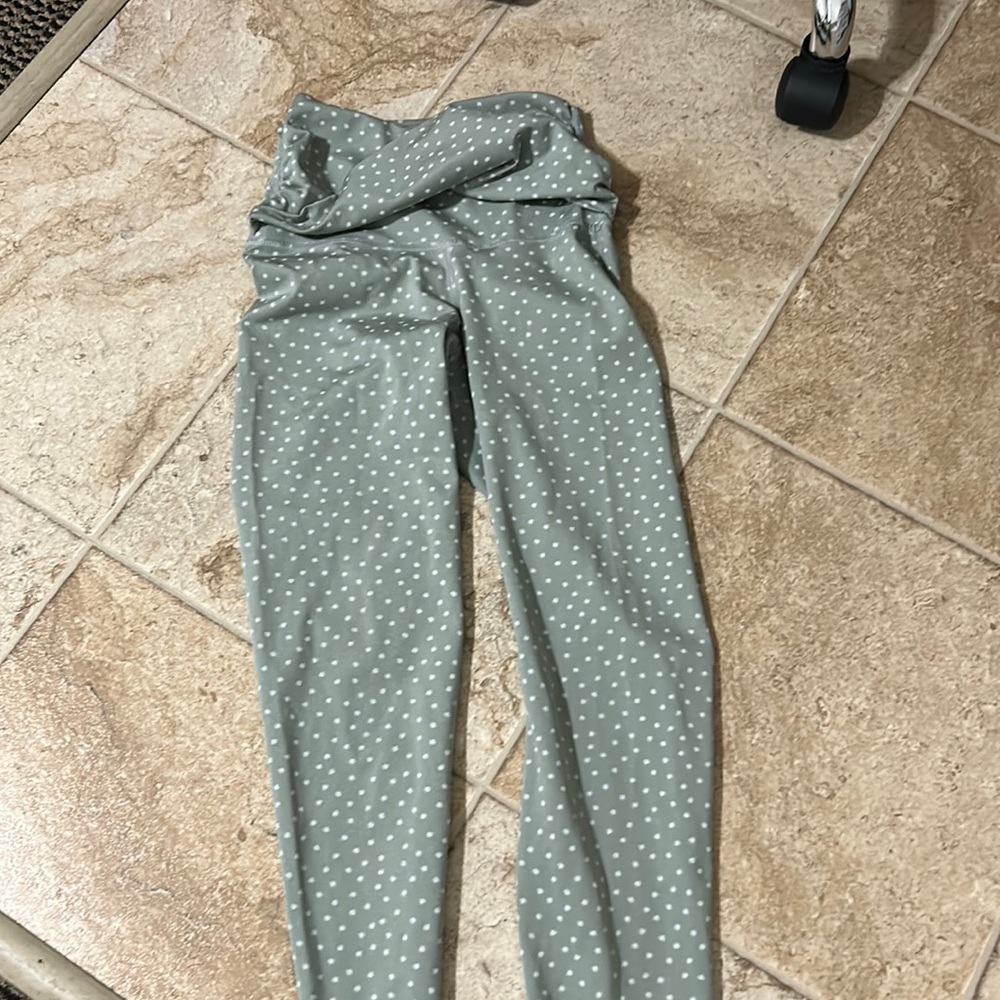 Women’s Nike Yoag Leggings crossover waist XS